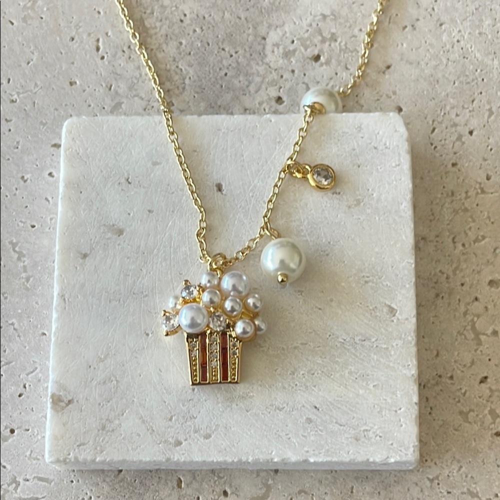 Kate Spade Pearl Station Necklace Gold Tone Bridal Wedding Gift - Picture 2 of 3